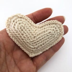 tutoriel coeur en crochet "parlons des maladies chroniques avec le coeur"