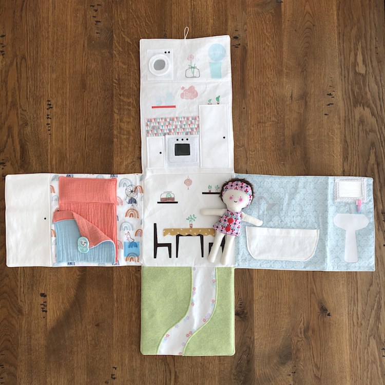 tapis maison poupee titoudou