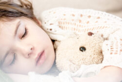 kid-sleeping-titoudou