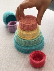 jeu-empilement-enfant-motricite-titoudou
