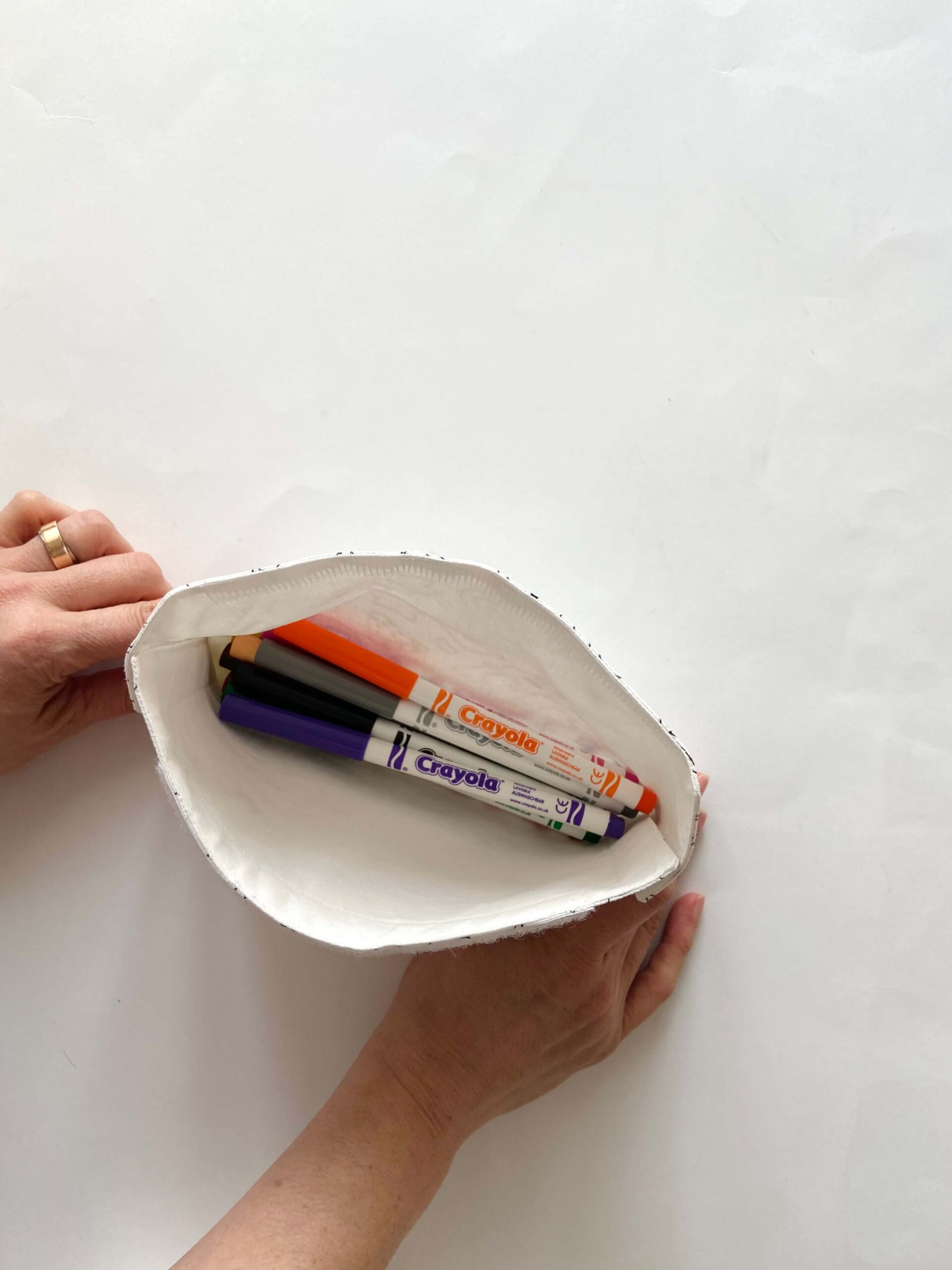 intérieur-trousse-a-colorier-titoudou