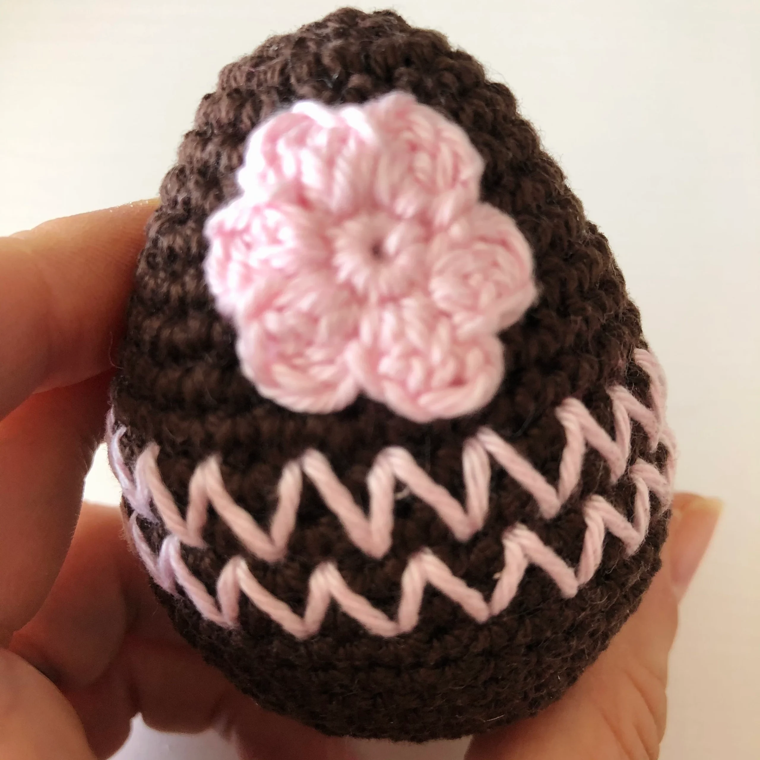 crochet-oeuf-paques-broderie